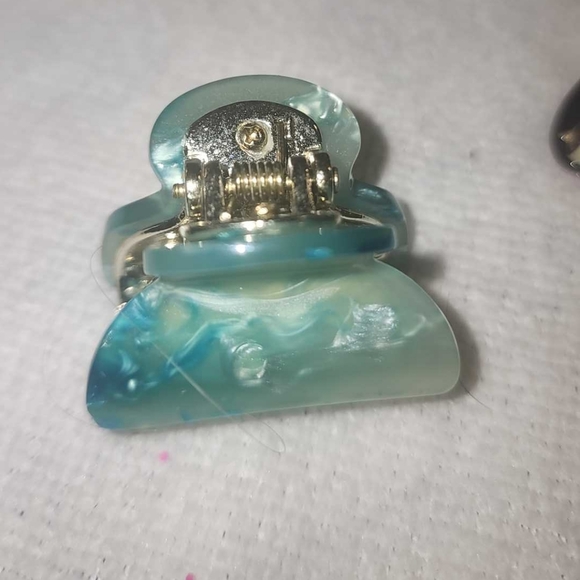 Hair clips, set of 4 - Picture 8 of 9